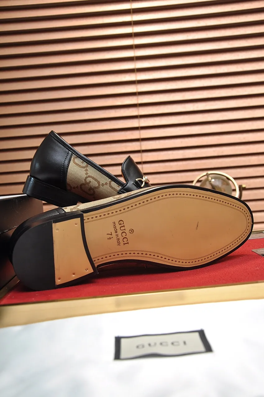 Men's shoes💰500💶Italy's top luxury men's shoe giant (GUCCI) (Gucci) (full cowhide lining) new arrival🍃Original European style🔰 Pleasant to the eye😍In order to make the shoes more durable and non-deformable🌀The production continues to follow traditional methods but there is still no lack of innovation💪Choose original sheepskin for the leather♻️ Smooth and natural And extra bright ⭐Made of imported cowhide, the first choice of rich people 38-45 (45 customized)